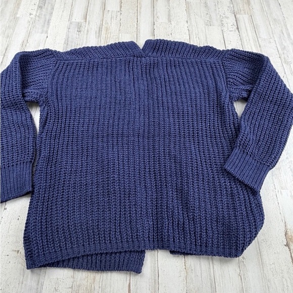 NWT American Eagle Cardigan Sweater Size-S - Picture 4 of 5